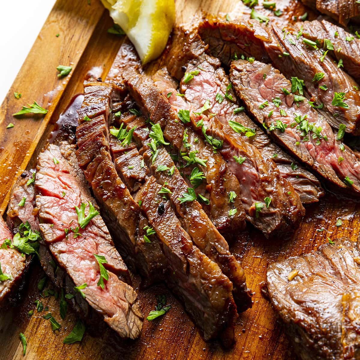 ANGUS BEEF SKIRT OUTSIDE PEELED FROZEN (7 LB AVG BAG)